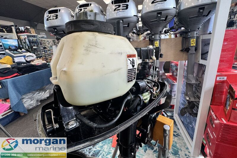 Mercury-4.0-2-stroke-sail-power-outboard-under-lid-2 Mercury 4.0  2 stroke