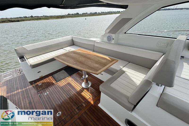 Jeanneau Leader 40 - cockpit table Jeanneau Leader 40 