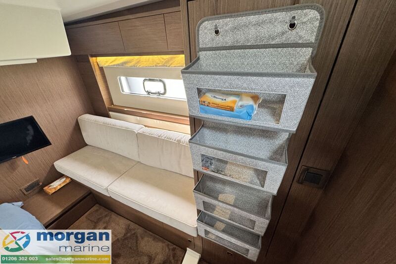 Jeanneau Leader 40 - storage Jeanneau Leader 40 