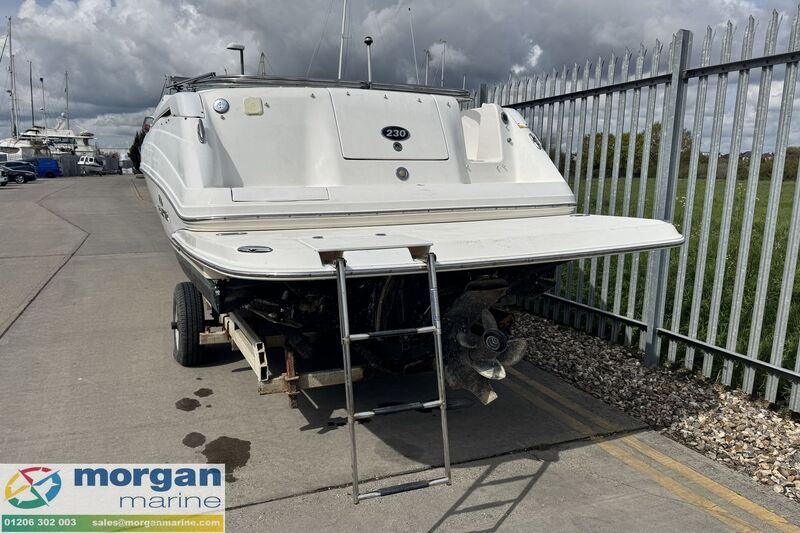  Rinker 230 Captiva Atlantic