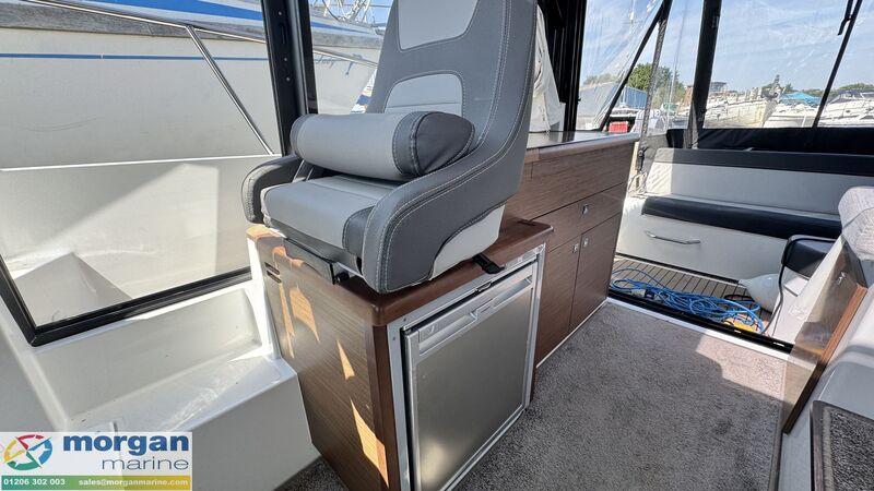  Jeanneau Merry Fisher 895 Offshore 