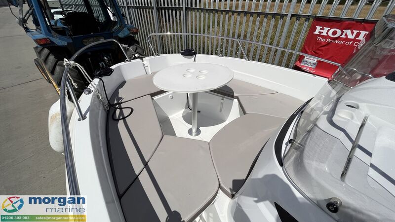  Jeanneau  Cap Camarat 5.5 Centre Console Series 2