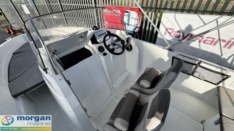  Jeanneau  Cap Camarat 5.5 Centre Console Series 2