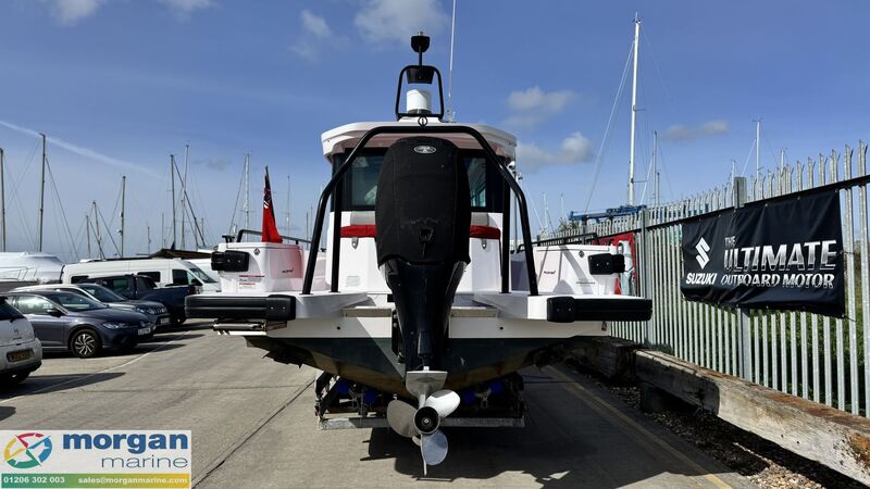  Axopar  28 Cabin