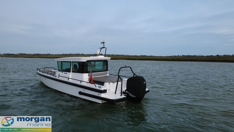  Axopar  28 Cabin