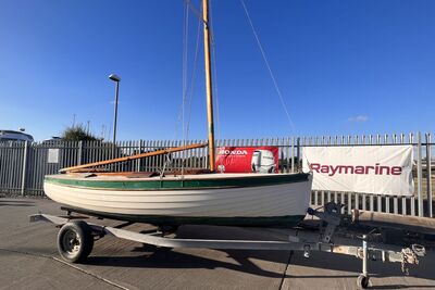 Clinker Sailing dayboat 