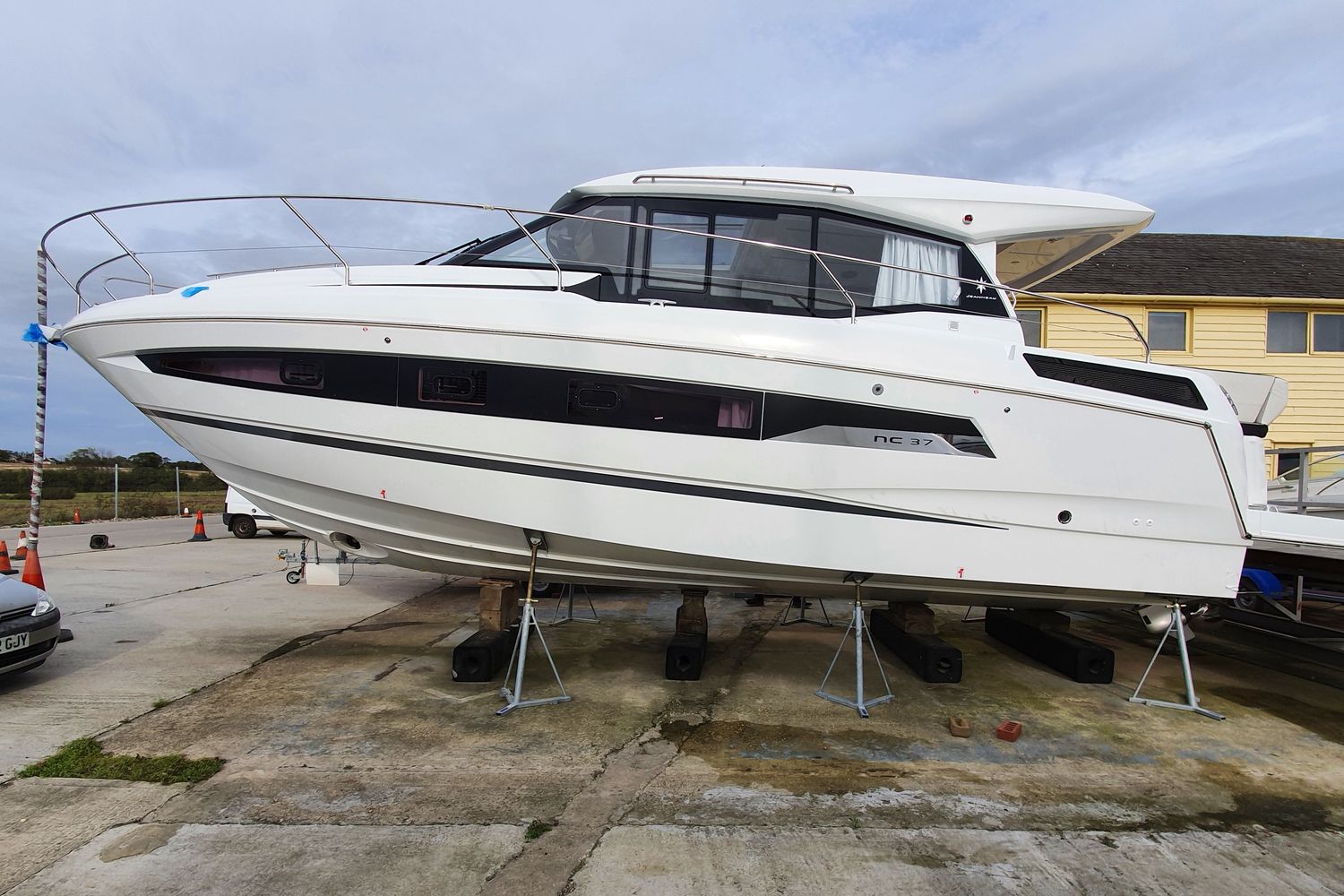 Jeanneau NC 37 te koop
