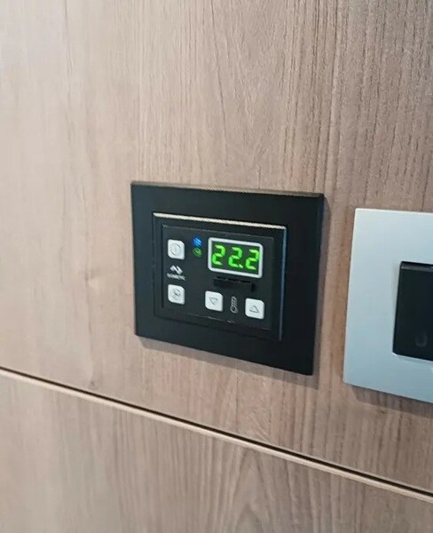 Bali 4.2_12 Catana Bali 4.2