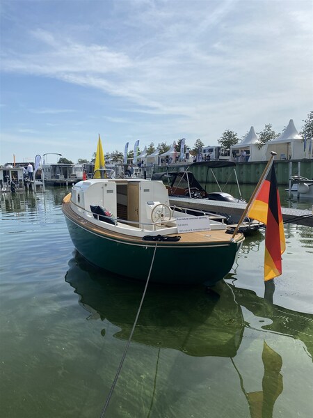 IMG_6934 Yachtwerft Hamburg GmbH Elektro Tuckerboot 22f