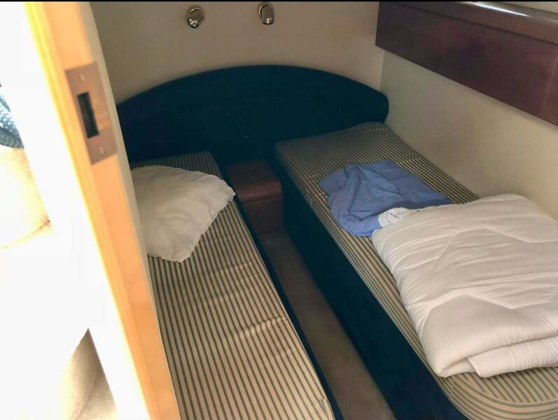  Princess Yachts V55