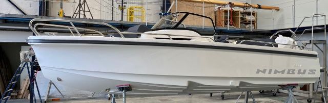  Nimbus Boats NIMBUS T8