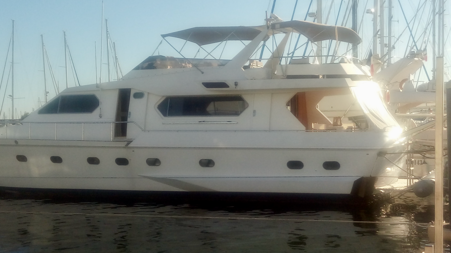 Navar Cantieri 20M Fly te koop