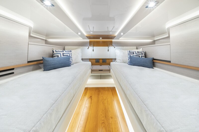 Tiara 48LS guest cabin Tiara Yachts 48 LS