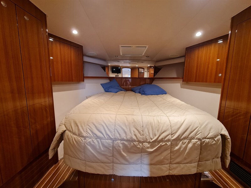 Viking 45 Open, master cabin Viking Yachts 45' Open
