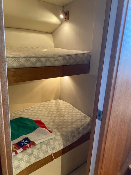 Bertram 37, guest cabin details Bertram Yacht 37' Convertible