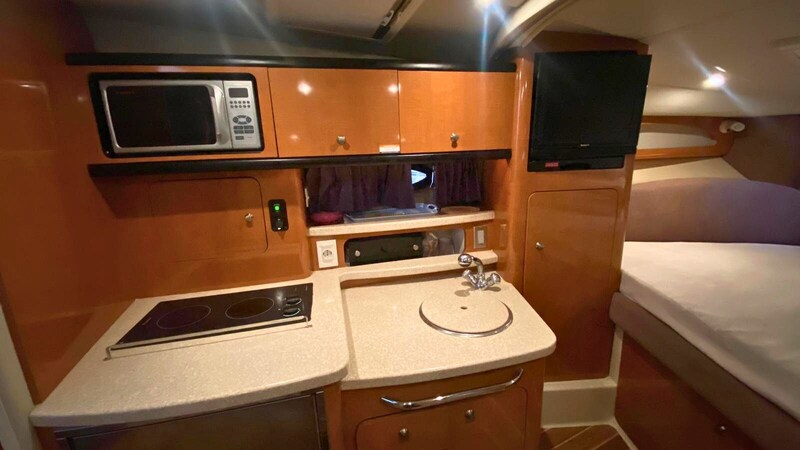 CHAPARRAL SIGNATURE 310 Galley Chaparral SIGNATURE 310