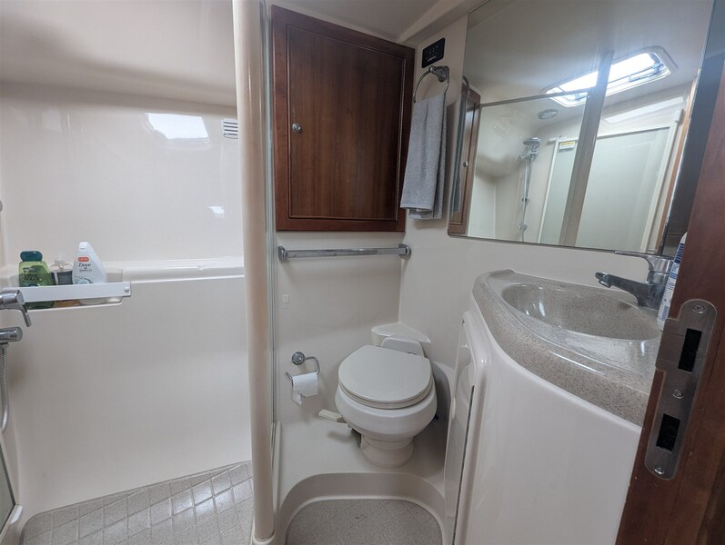 Riviera 4000 Offshore head Riviera Marine 4000 Offshore