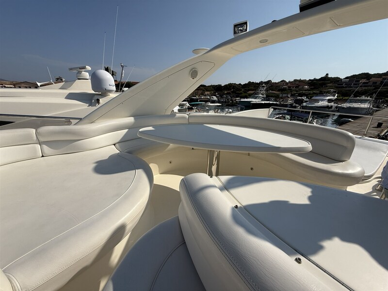 AZIMUT 55 Fly dinette Azimut 55 Flybridge