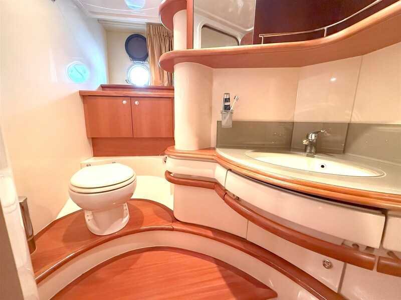 AZIMUT 55 Guest Head Azimut 55 Flybridge
