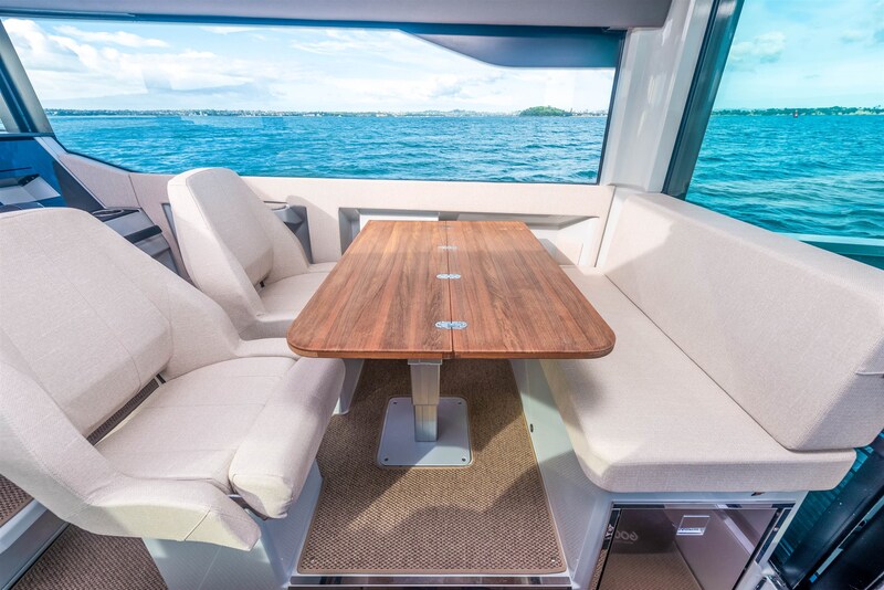 Saxdor 320 GTC dinette detail Saxdor 320 GTC