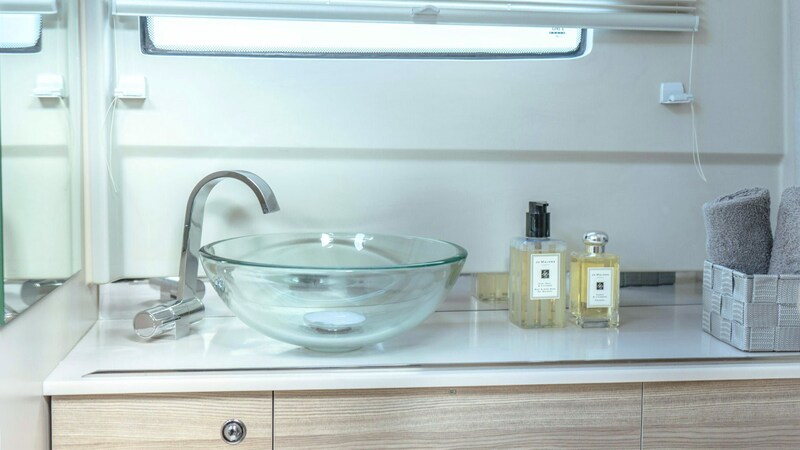 Saxdor 320 GTO toilette detail Saxdor 320 GTO