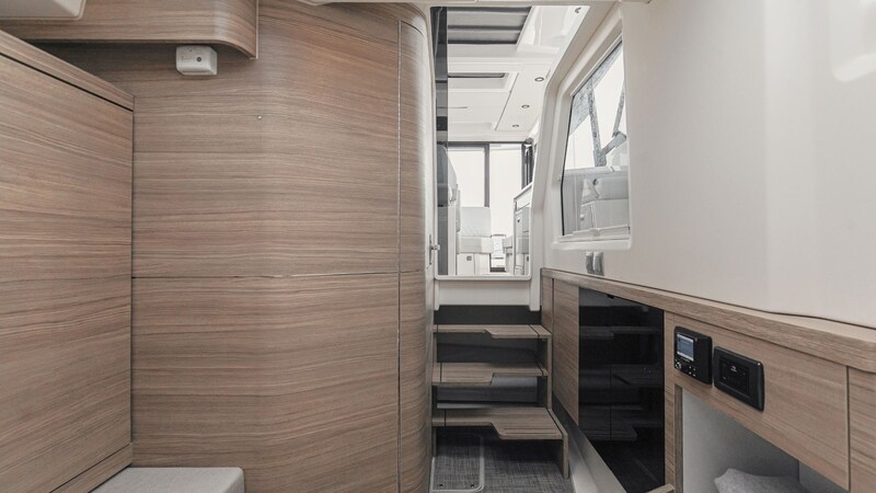 SAXDOR 400 GTO Cabin detail Saxdor 400 GTO