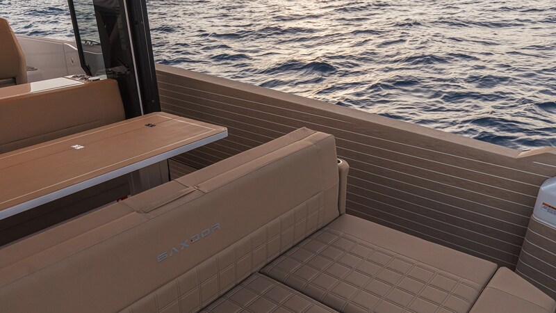 SAXDOR 400 GTS Aft sunbed Saxdor 400 GTS