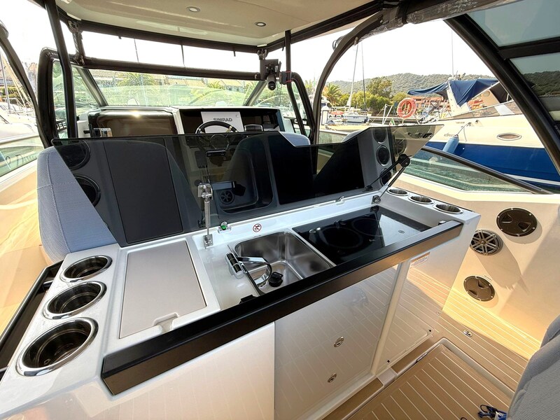 Saxdor 320 GTO Galley Saxdor 320 GTO