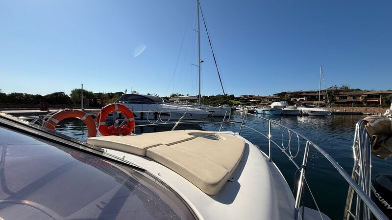 Fwd deck side Sessa Marine C30