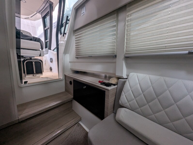 {I} Interiors Saxdor 320 GTO