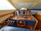 Uniesse 55 MY, helm Uniesse Marine 55 MY