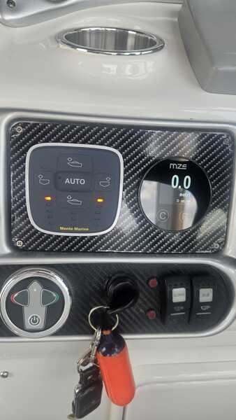 IMG-20250702-WA0002 Crownline 270 CR