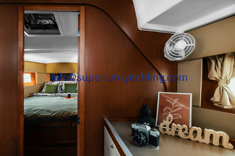 13-happy-1024x682 Beneteau Oceanis 38