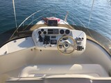 ukzu Sealine F33
