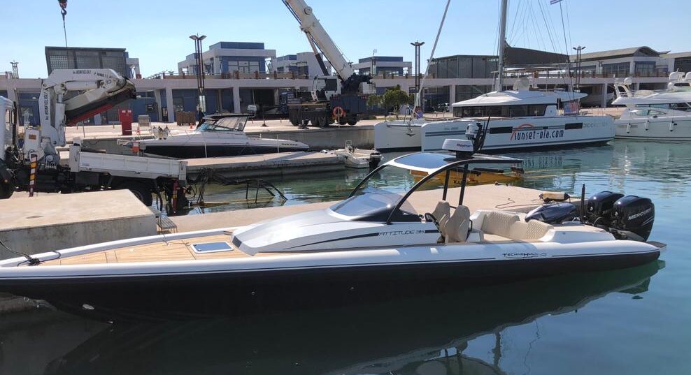 Technohull Attitude 35 te koop