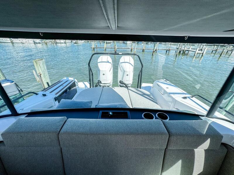  Axopar 37 Cross Cabin