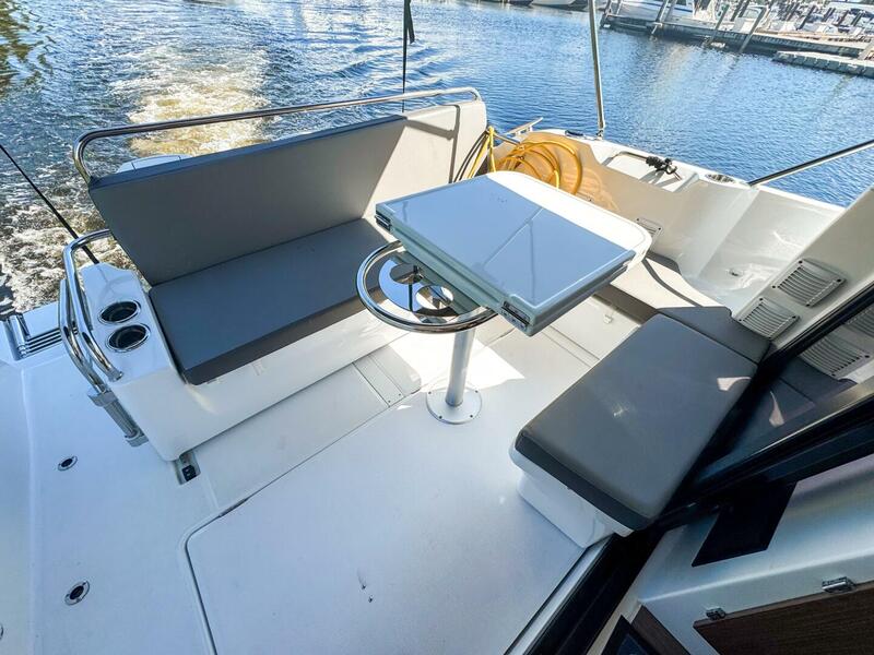  Beneteau Antares 9