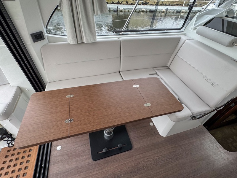  Beneteau Antares 11