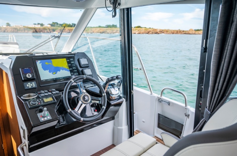  Beneteau Antares 11
