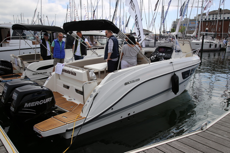 Quicksilver Aktiv 805 Ancora boot show 2017