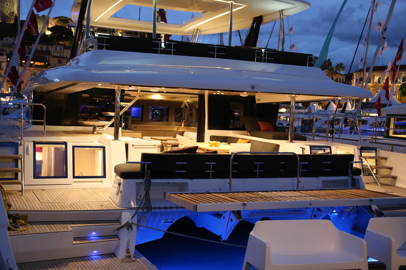 Cannes Yachting Festival by night After dark att Cannes Yachting Festival