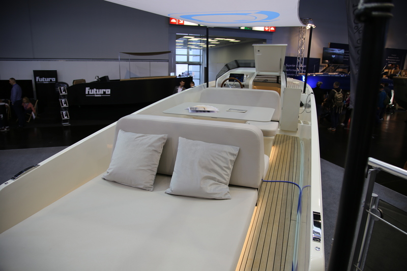 Cockpit Q30 from Q-Yachts, electrical silence